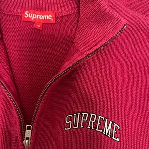 RARE Women’s SUPREME quarter zip sweater in vivid pink